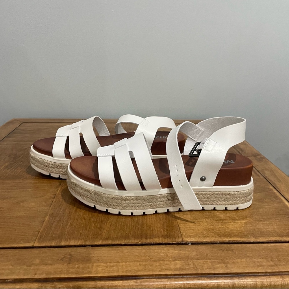 MIA White and Brown Chunky Sandals